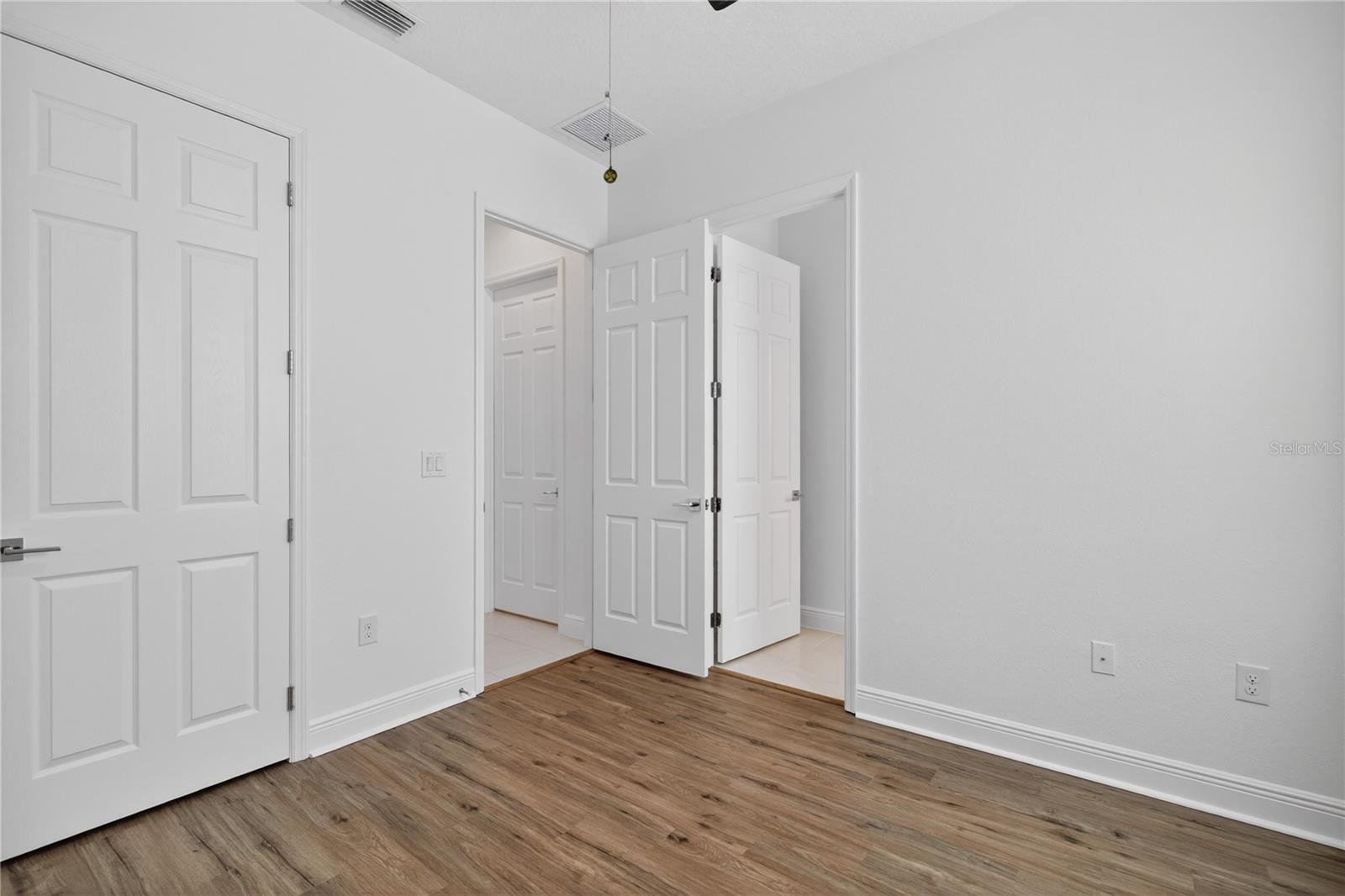 LAKES OF MOUNT DORA - Residential