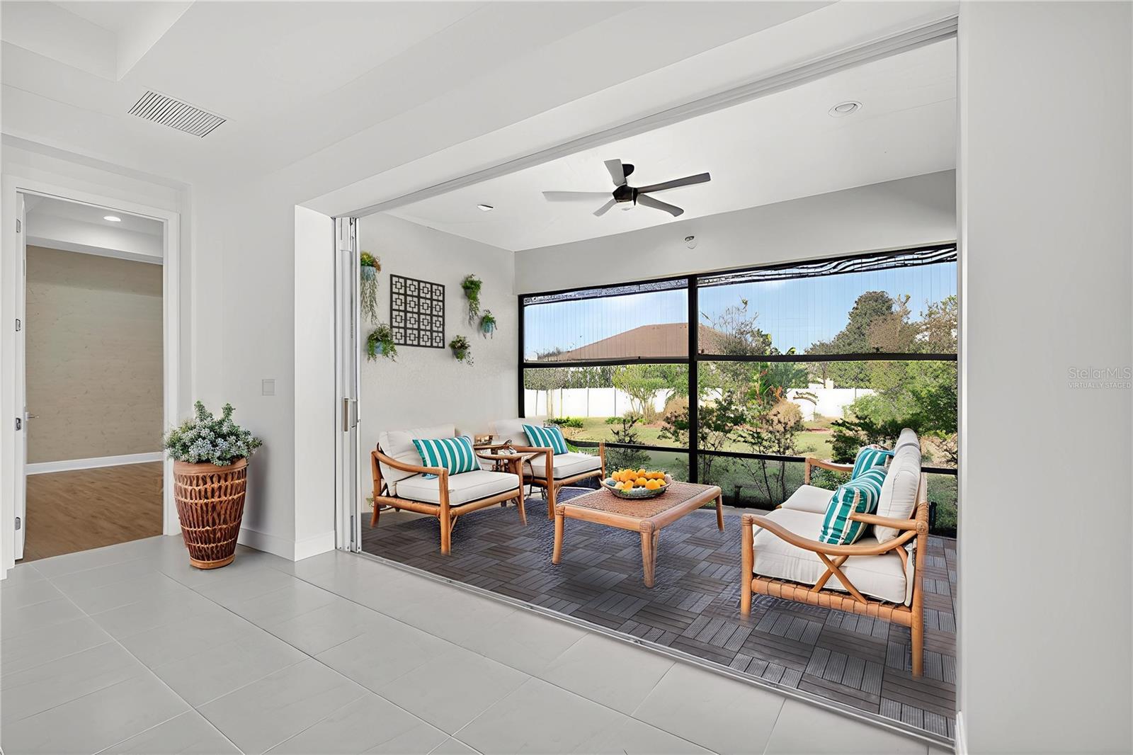 LAKES OF MOUNT DORA - Residential