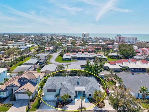 Photo of 605 Cornwell On The Gulf, Venice, FL 34285 (MLS # N6142265)