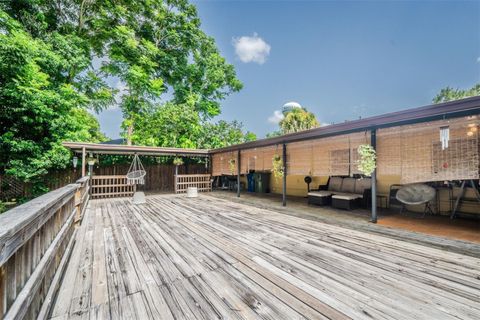 A home in WINTER HAVEN