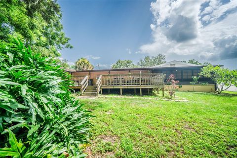 A home in WINTER HAVEN