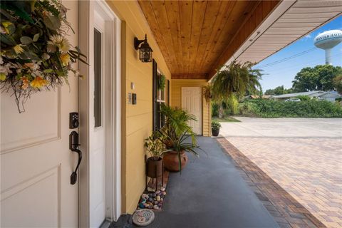 A home in WINTER HAVEN