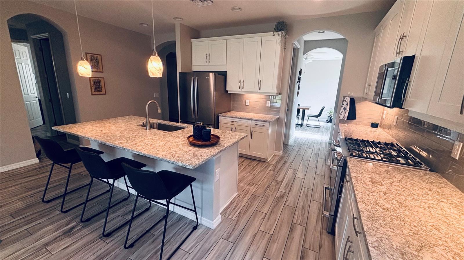 ARBOR LAKES ON PALMER RANCH - Residential Lease