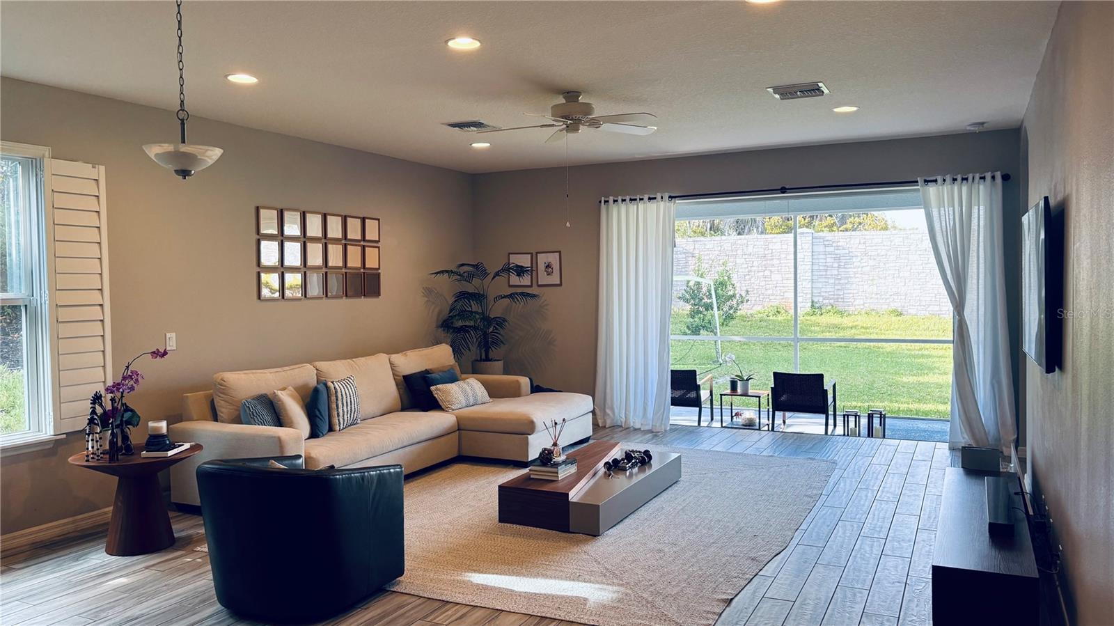 ARBOR LAKES ON PALMER RANCH - Residential Lease
