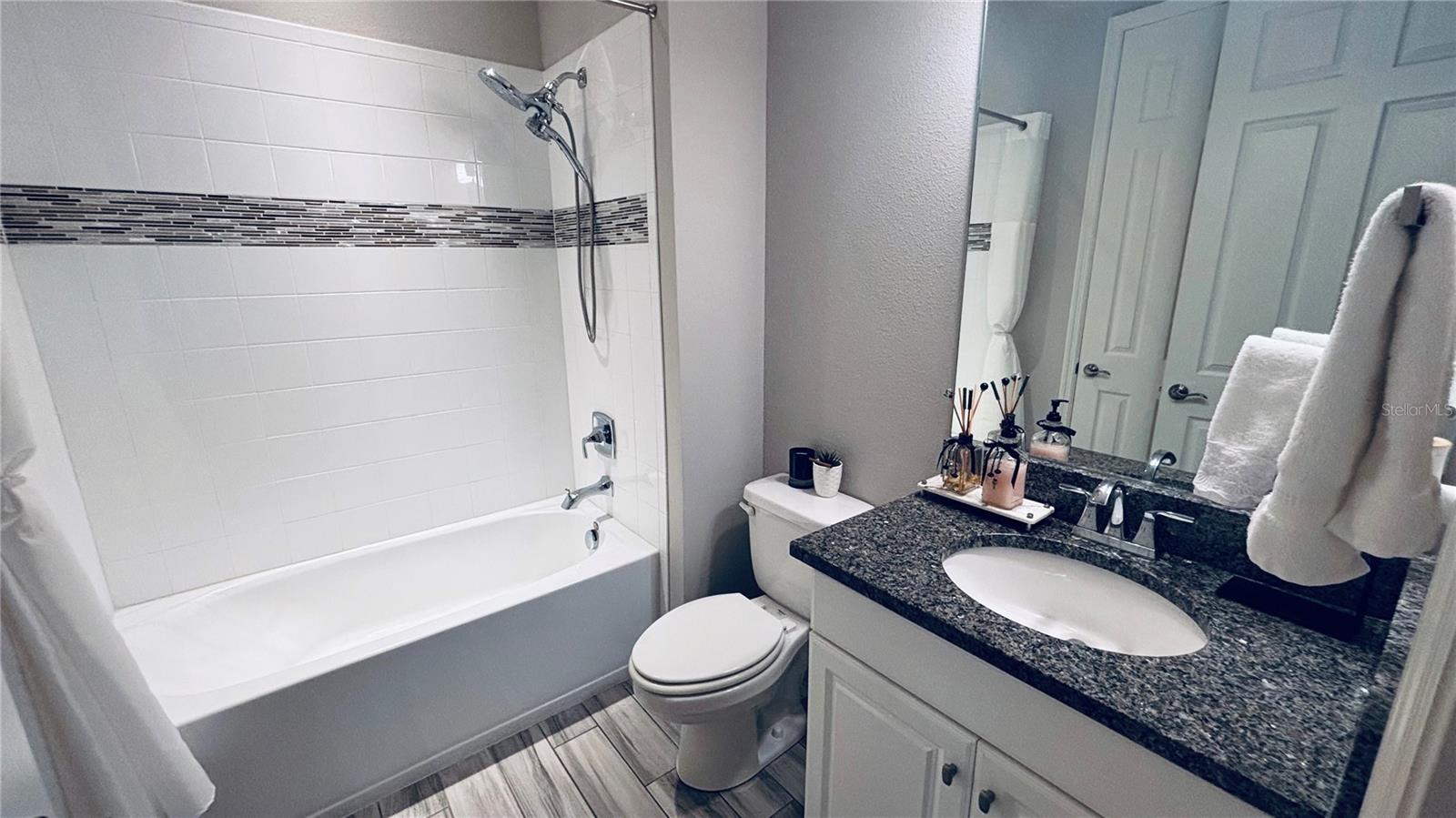 ARBOR LAKES ON PALMER RANCH - Residential Lease