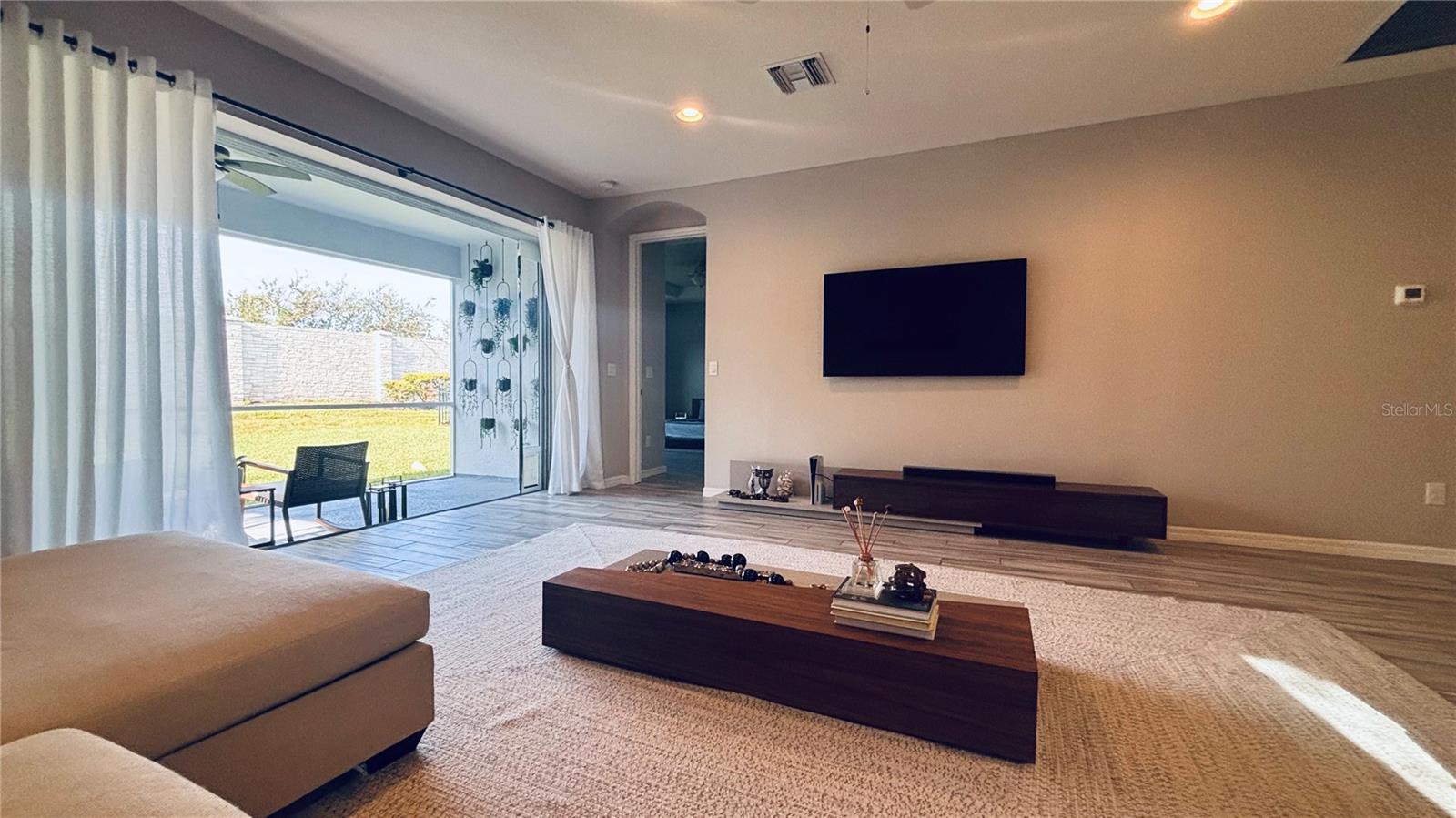 ARBOR LAKES ON PALMER RANCH - Residential Lease