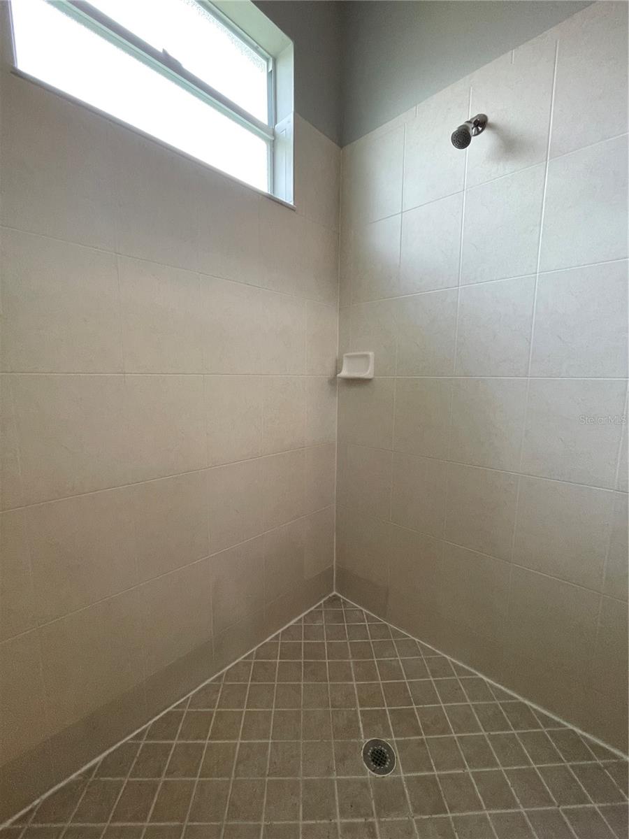 RIVER PLANTATION PH II - Residential Lease