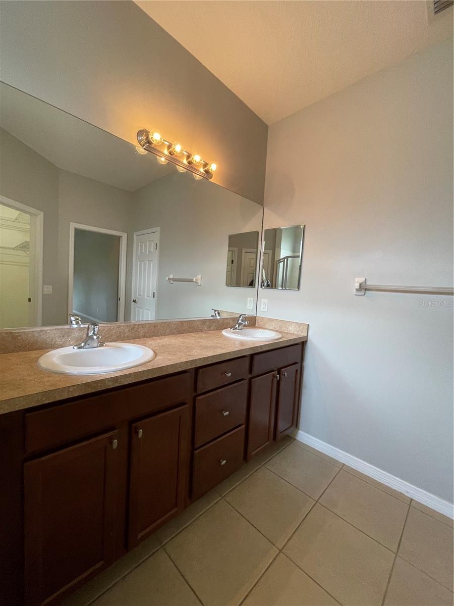 RIVER PLANTATION PH II - Residential Lease