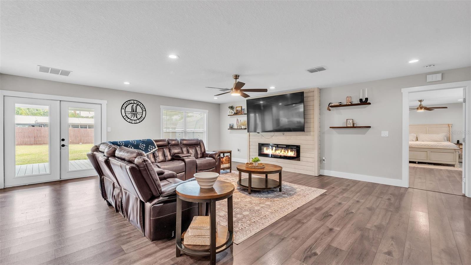 317 OAK TRAIL