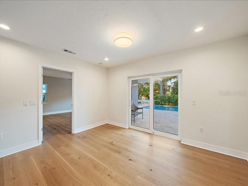 RIVERVIEW MANOR - Residential