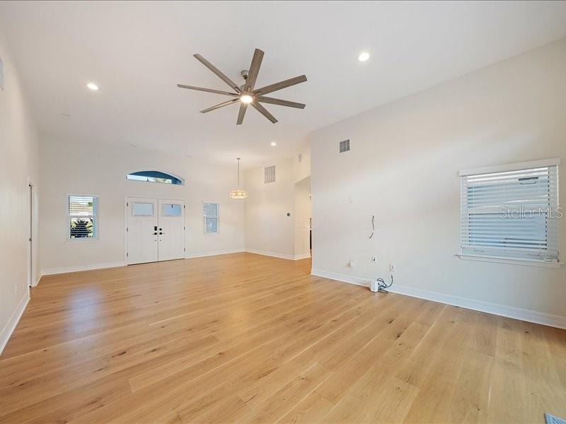 RIVERVIEW MANOR - Residential