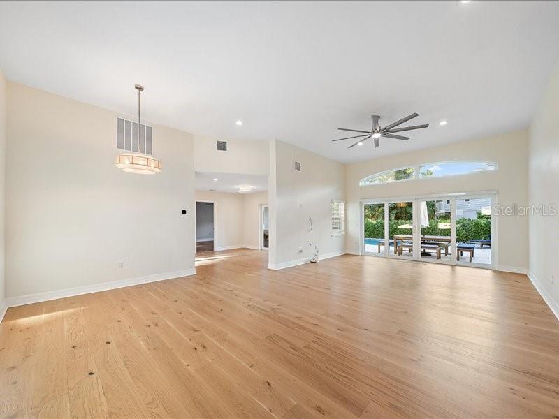 RIVERVIEW MANOR - Residential