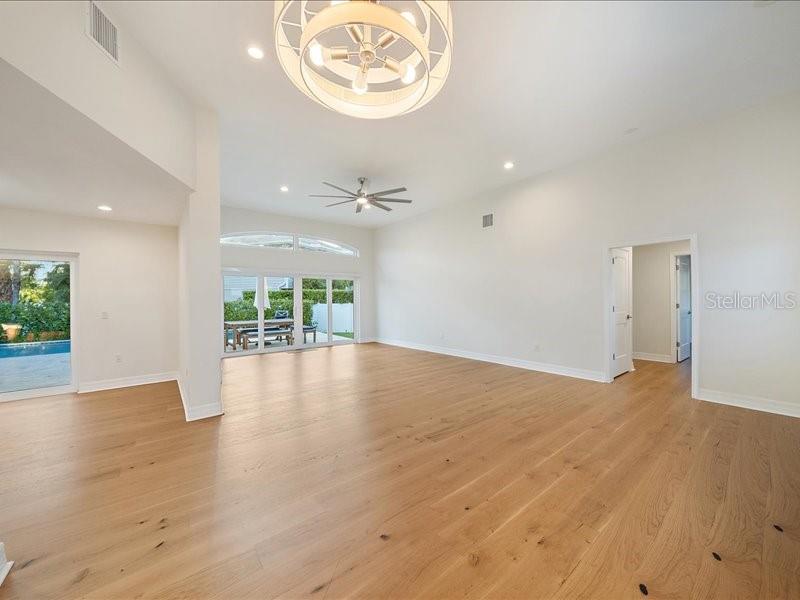 RIVERVIEW MANOR - Residential