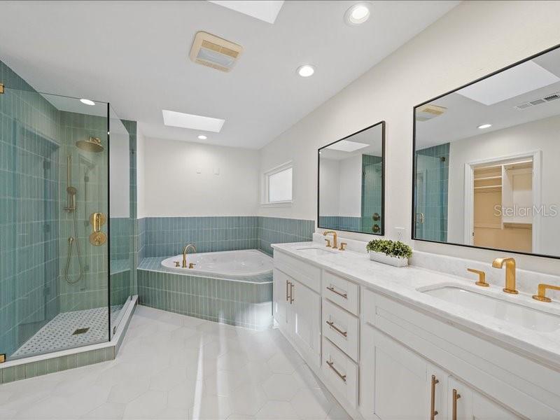 RIVERVIEW MANOR - Residential