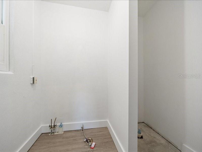 RIVERVIEW MANOR - Residential