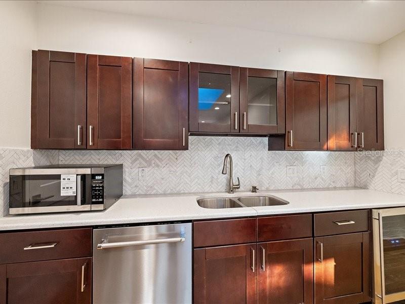 RIVERVIEW MANOR - Residential