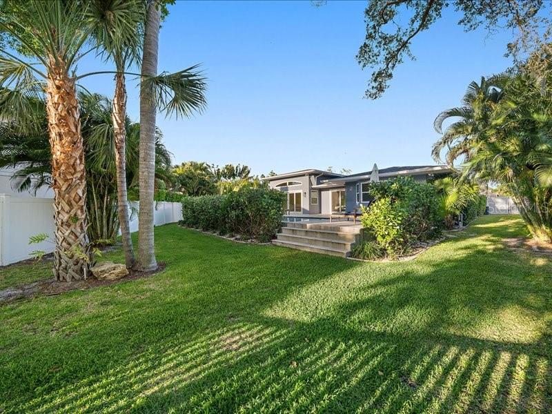 RIVERVIEW MANOR - Residential