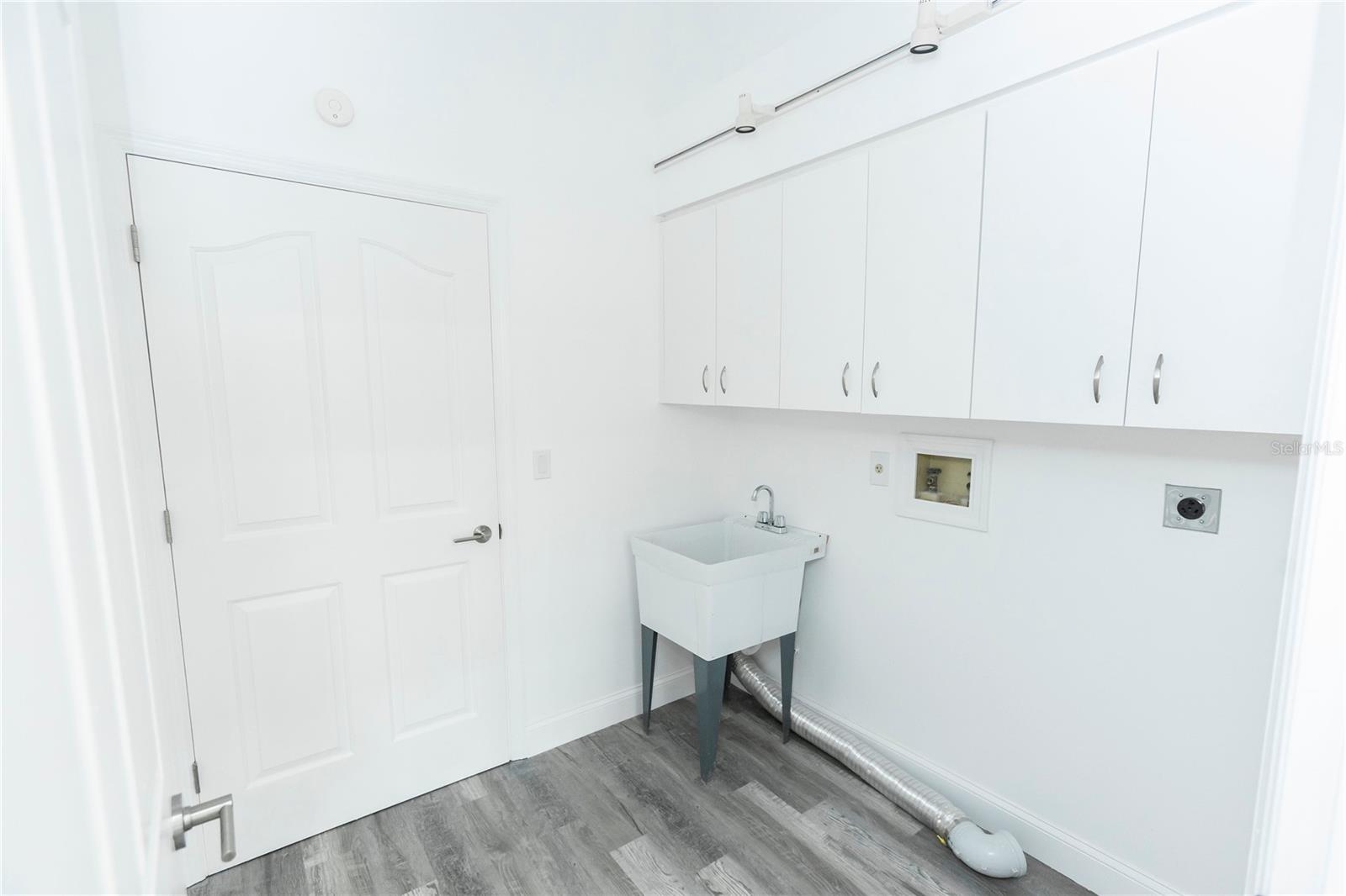 SILVER OAKS - Residential