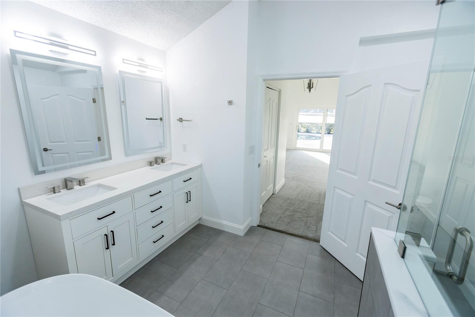 SILVER OAKS - Residential