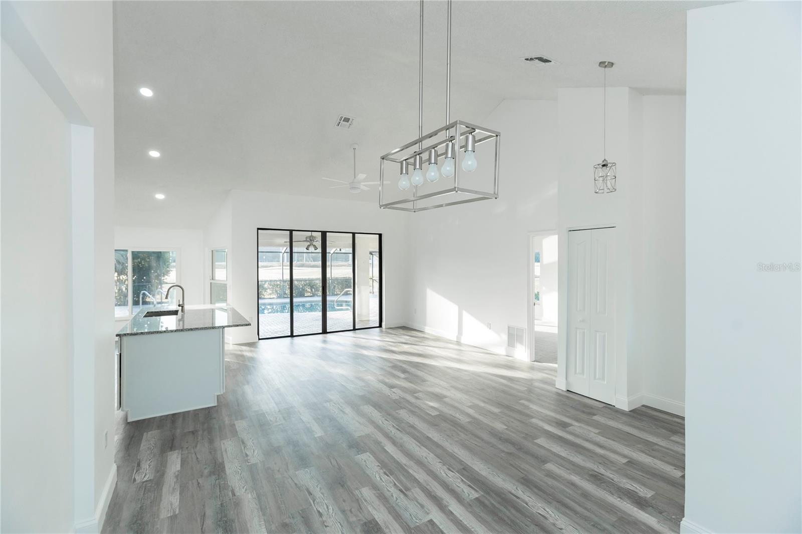 SILVER OAKS - Residential