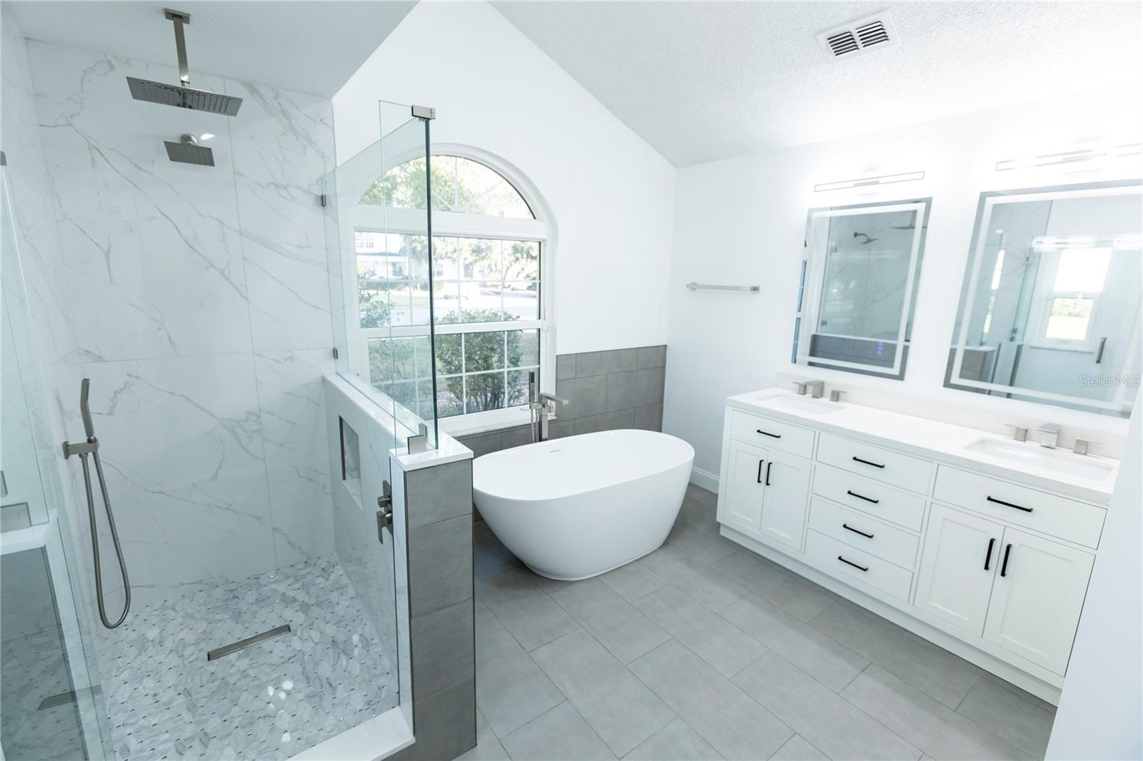 SILVER OAKS - Residential