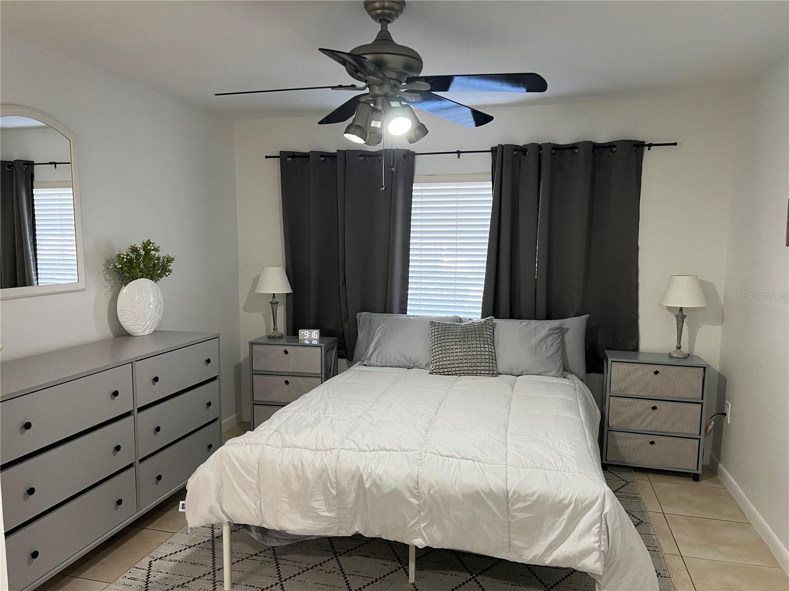 ASHTON LAKES 01 & 02 - Residential Lease