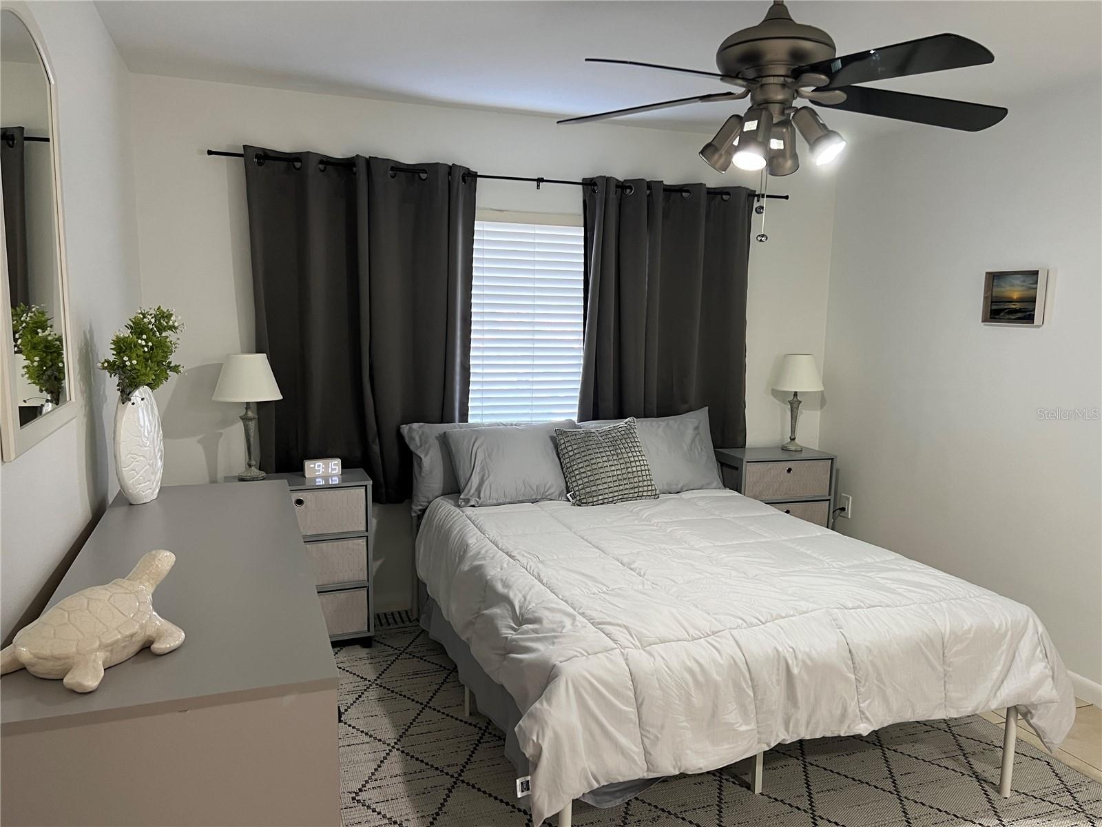 ASHTON LAKES 01 & 02 - Residential Lease