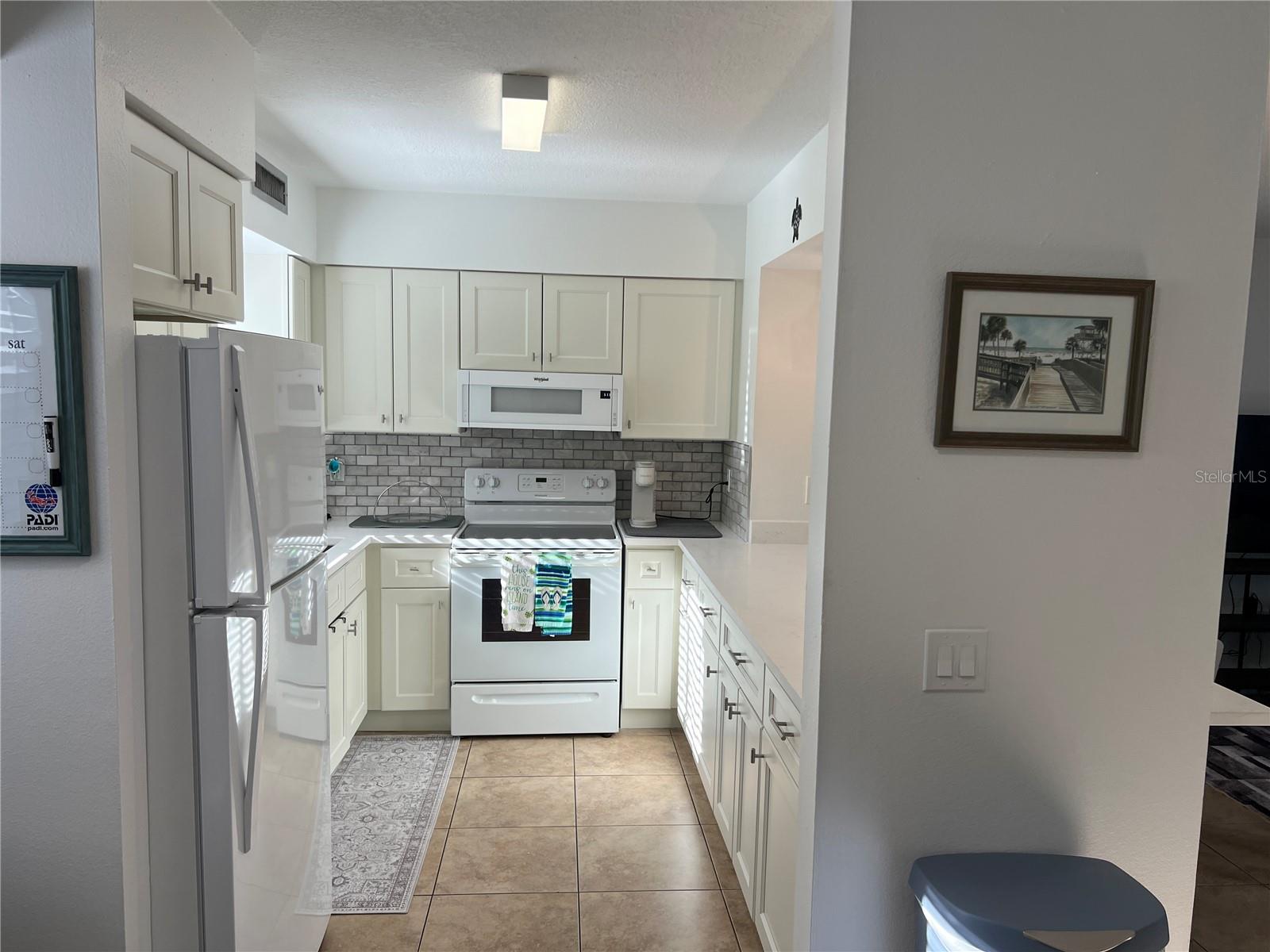 ASHTON LAKES 01 & 02 - Residential Lease