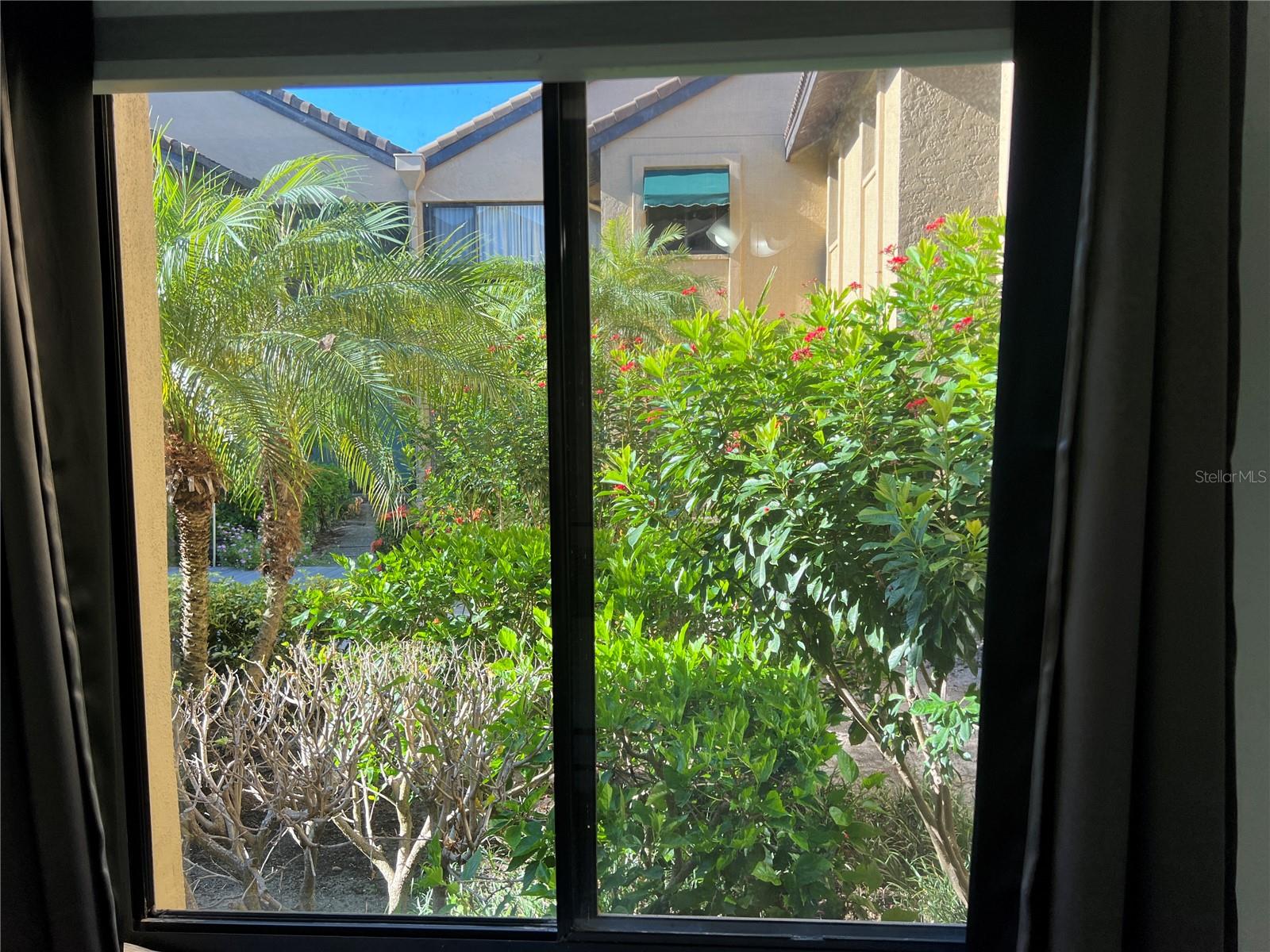 ASHTON LAKES 01 & 02 - Residential Lease