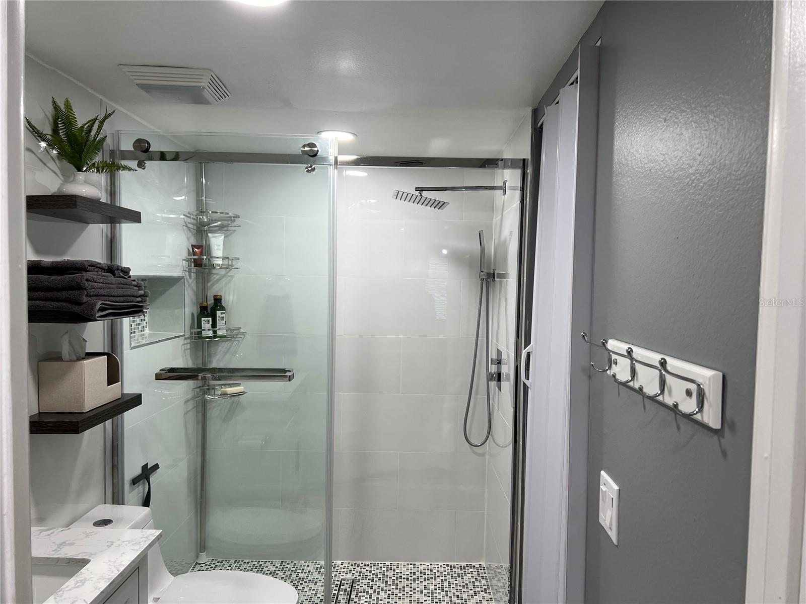 ASHTON LAKES 01 & 02 - Residential Lease