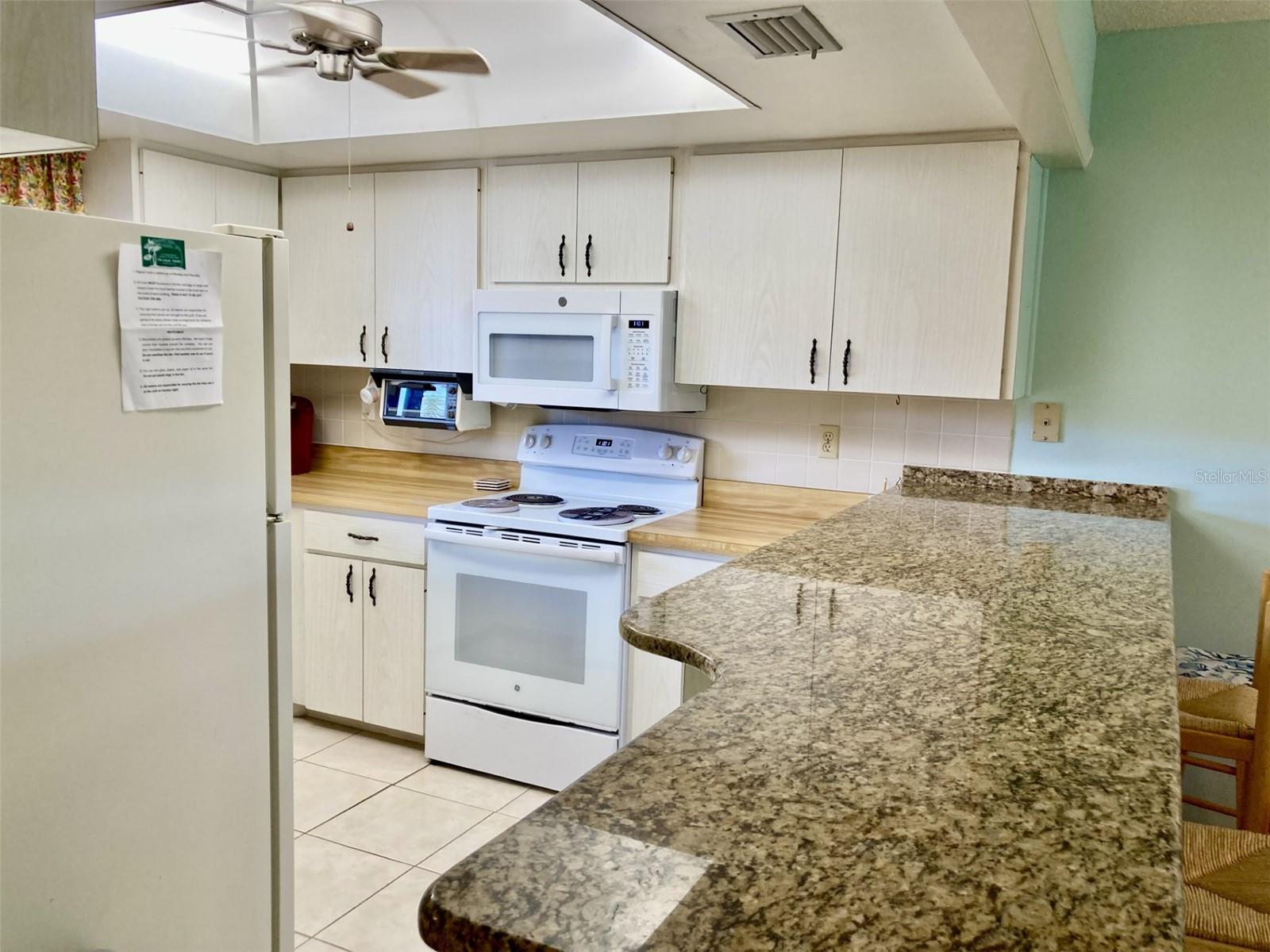 VALENCIA GARDEN II - Residential Lease