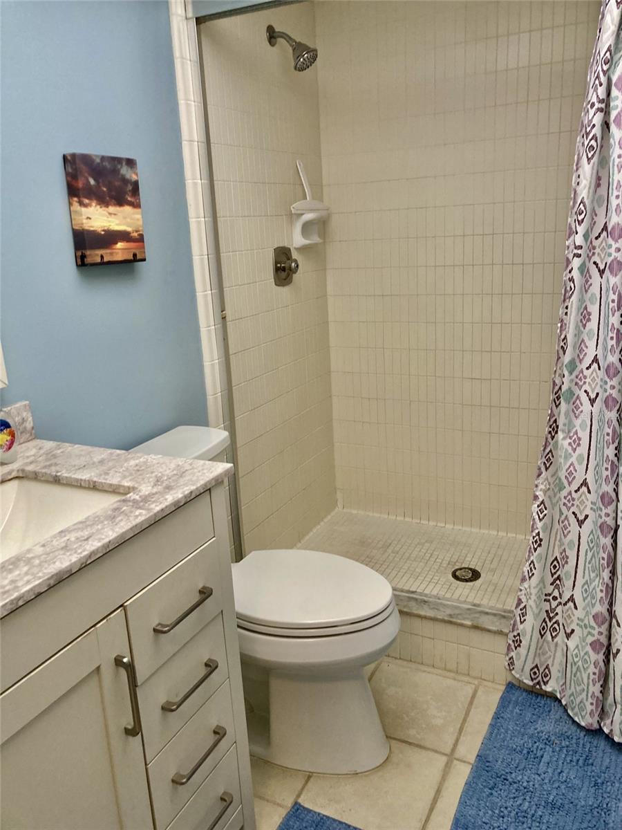 VALENCIA GARDEN II - Residential Lease