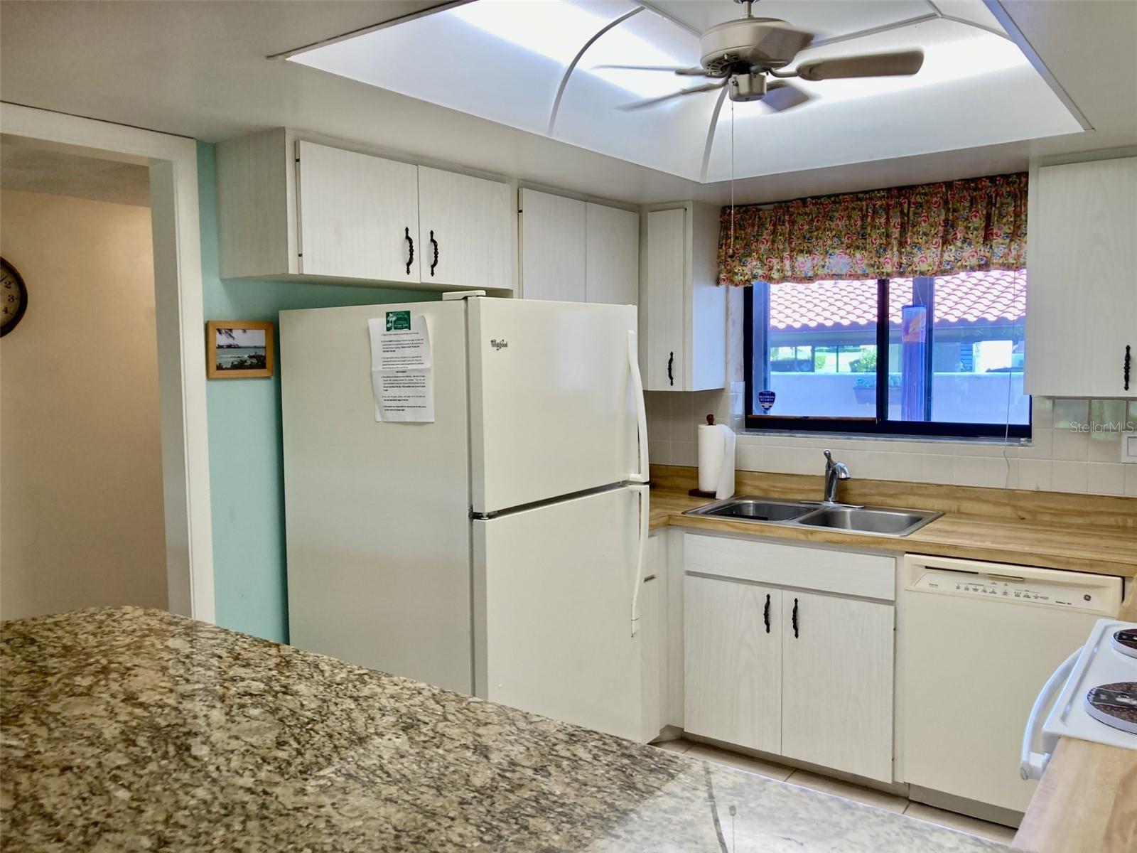 VALENCIA GARDEN II - Residential Lease