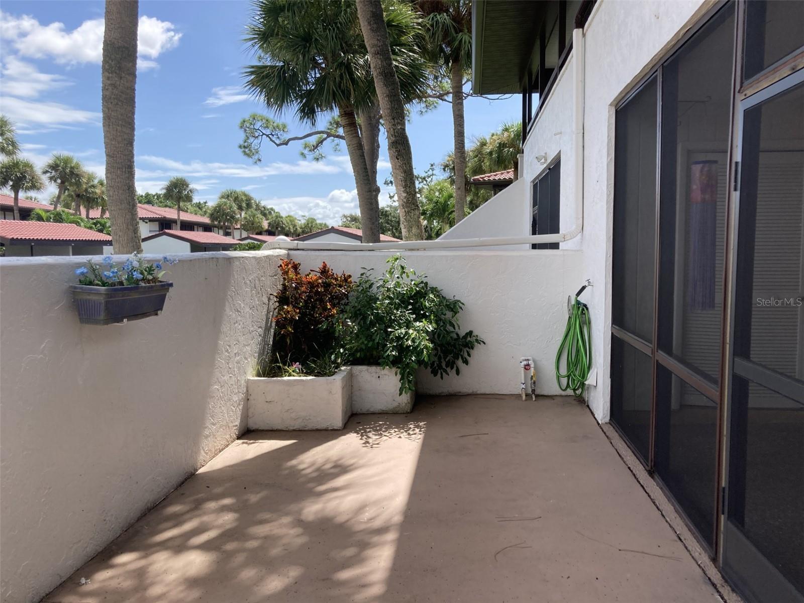 VALENCIA GARDEN II - Residential Lease