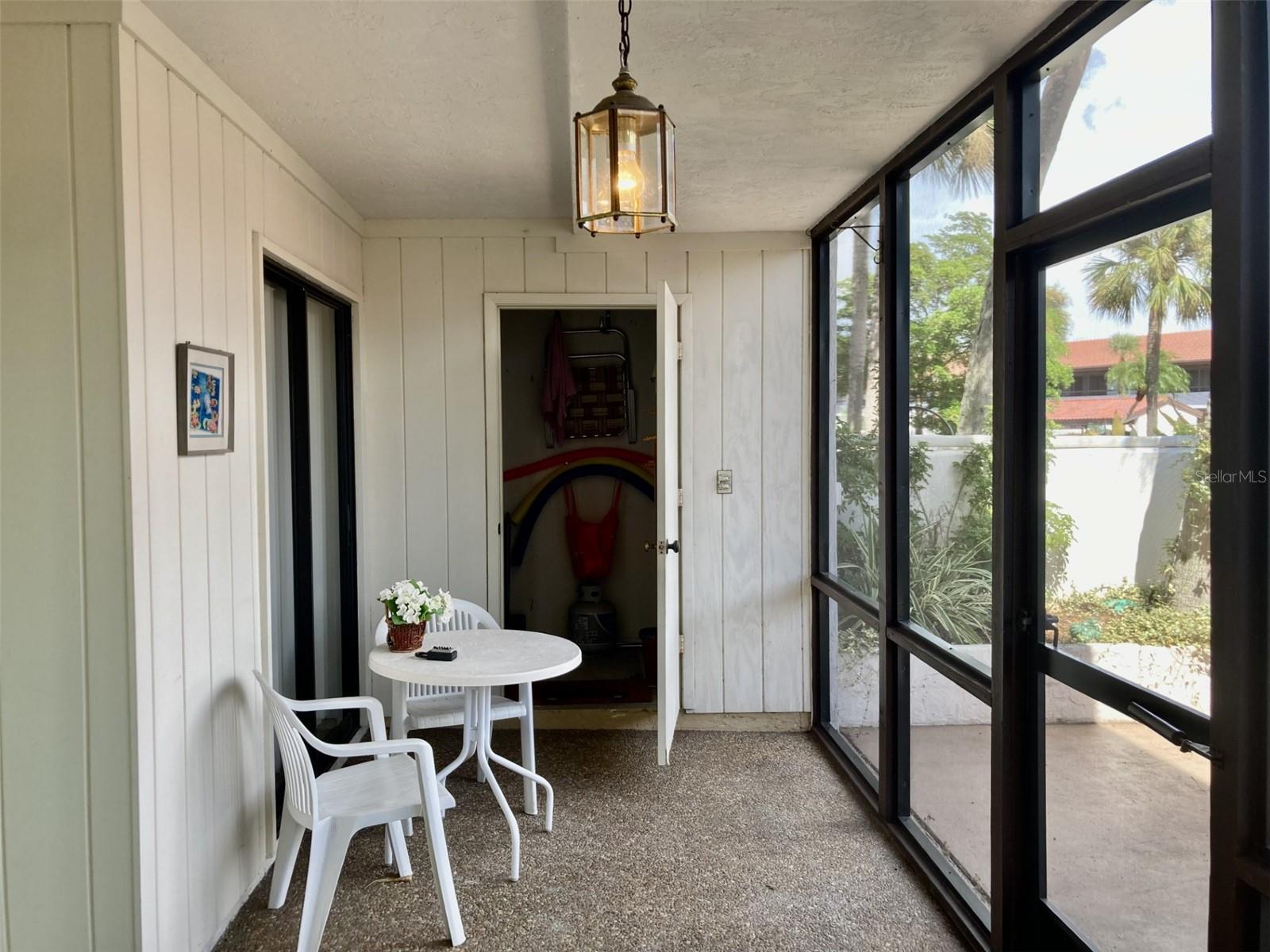 VALENCIA GARDEN II - Residential Lease