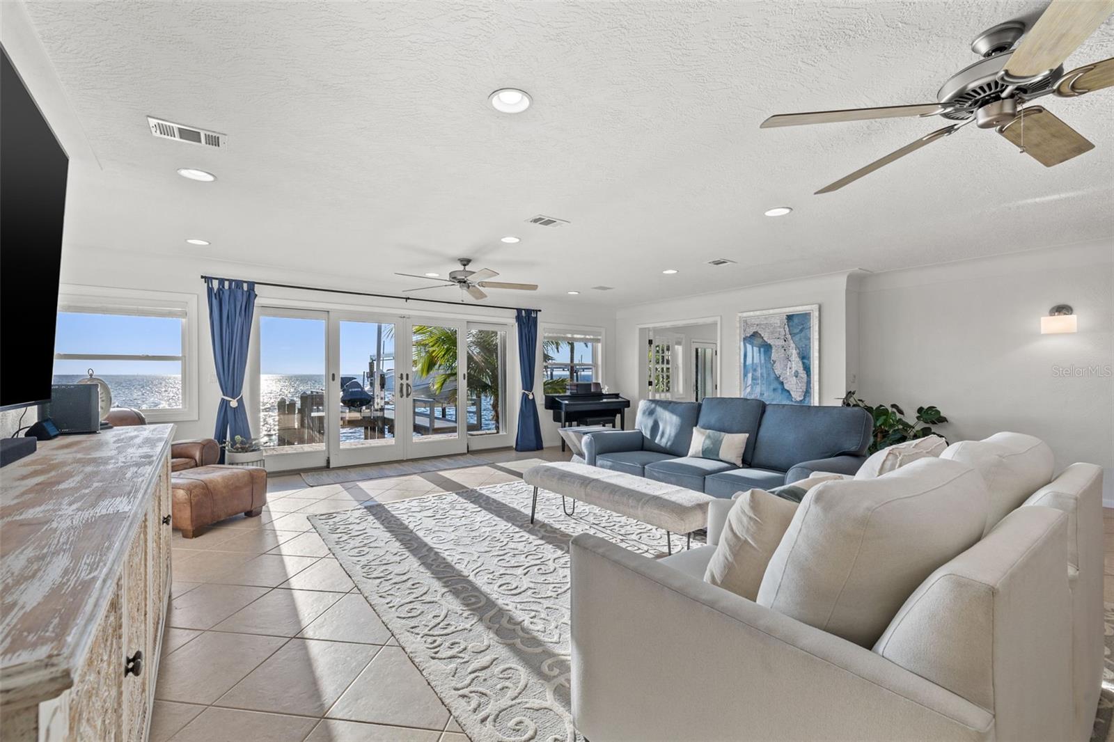 VENETIAN ISLES - Residential