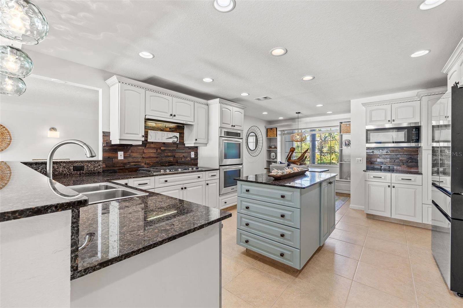 VENETIAN ISLES - Residential