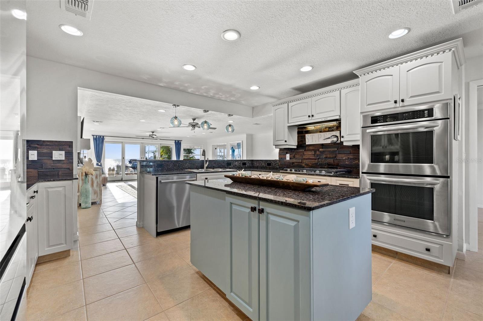 VENETIAN ISLES - Residential