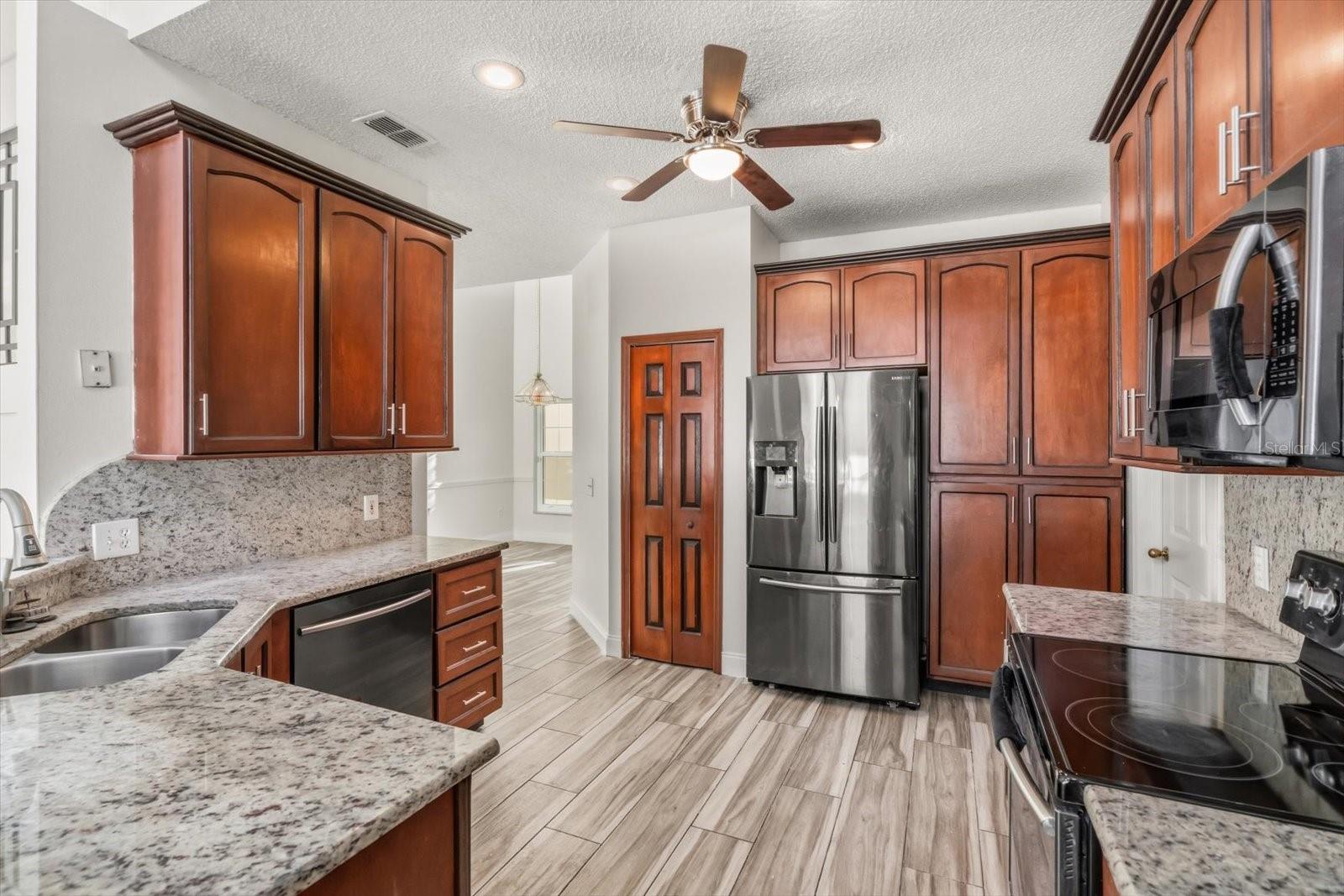BANYAN COVE AT CYPRESS WOODS - Residential