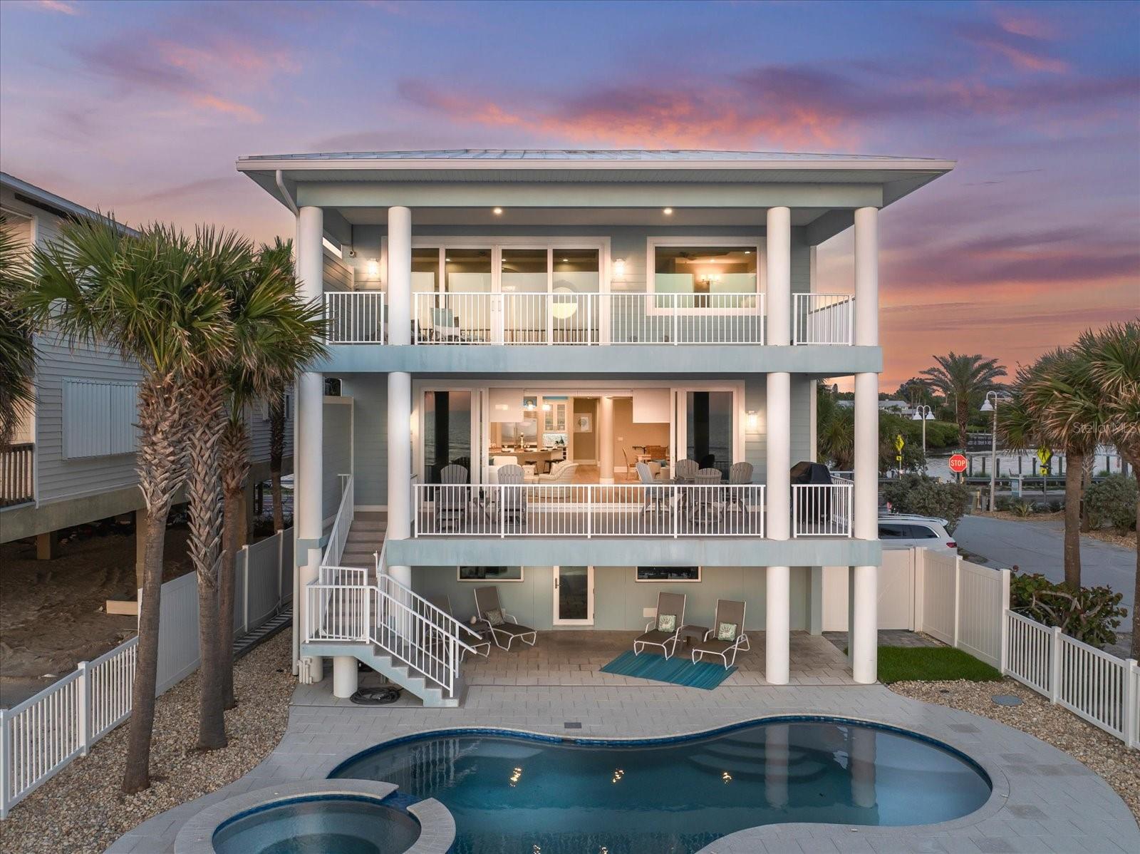 INDIAN ROCKS - Residential