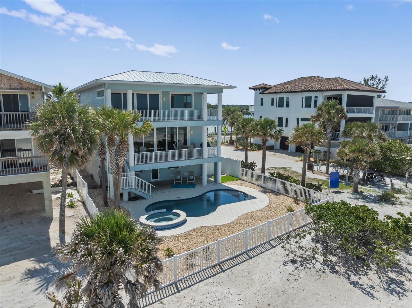 INDIAN ROCKS - Residential