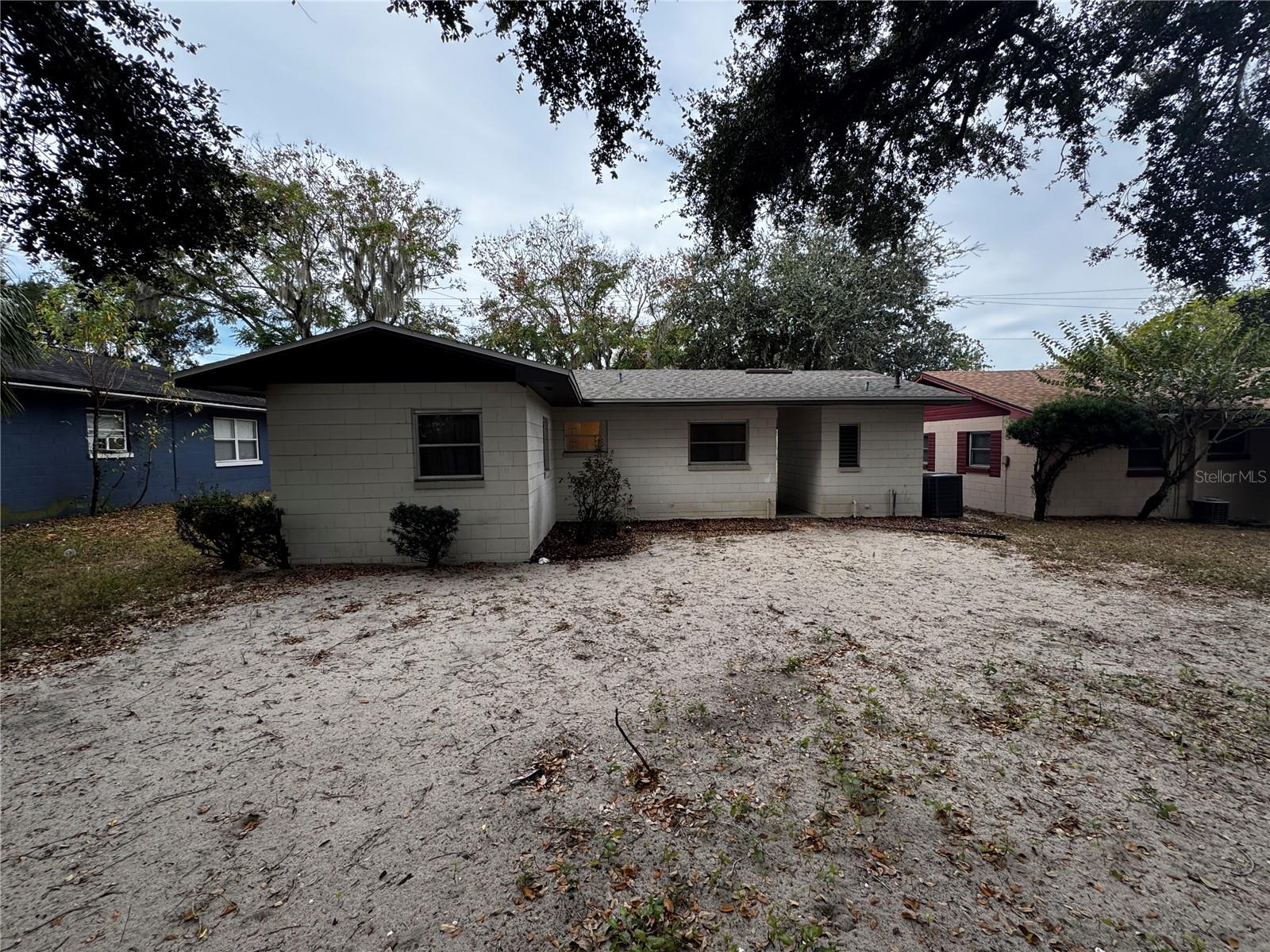 LEESBURG W C WILKINS 06 - Residential Lease