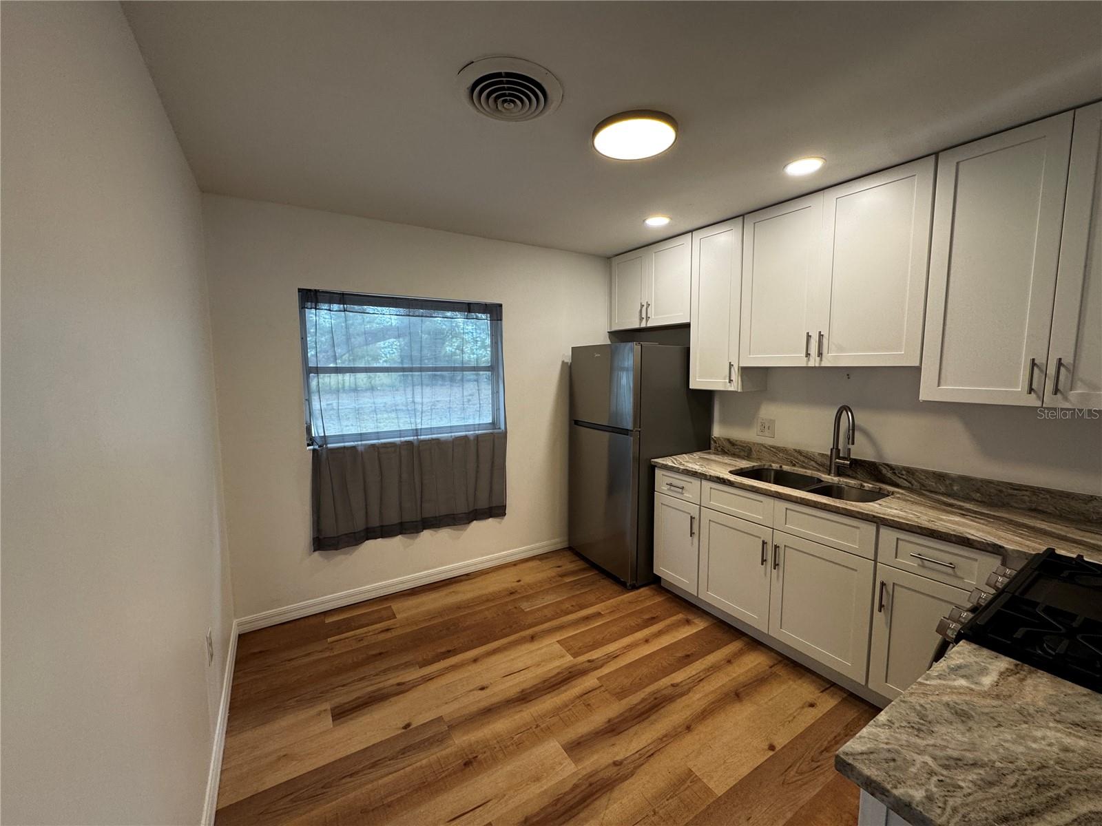 LEESBURG W C WILKINS 06 - Residential Lease