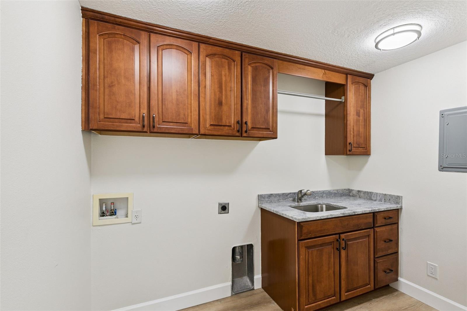 LAKE TUSKAWILLA PH 1 - Residential