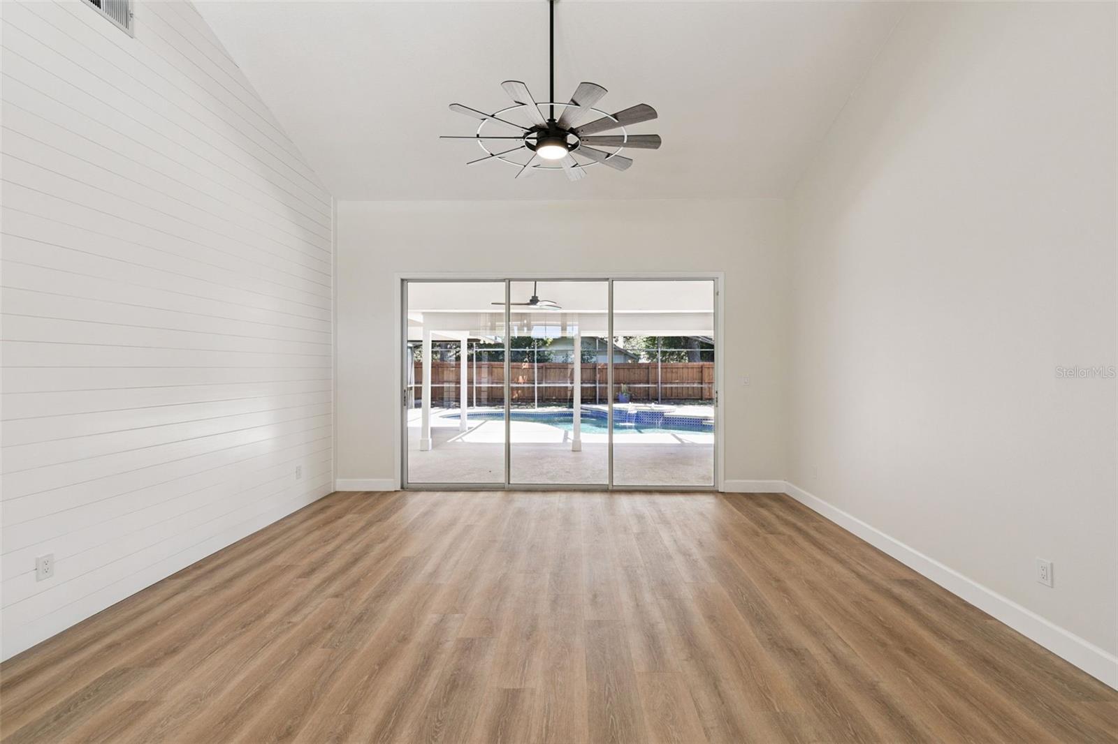 LAKE TUSKAWILLA PH 1 - Residential