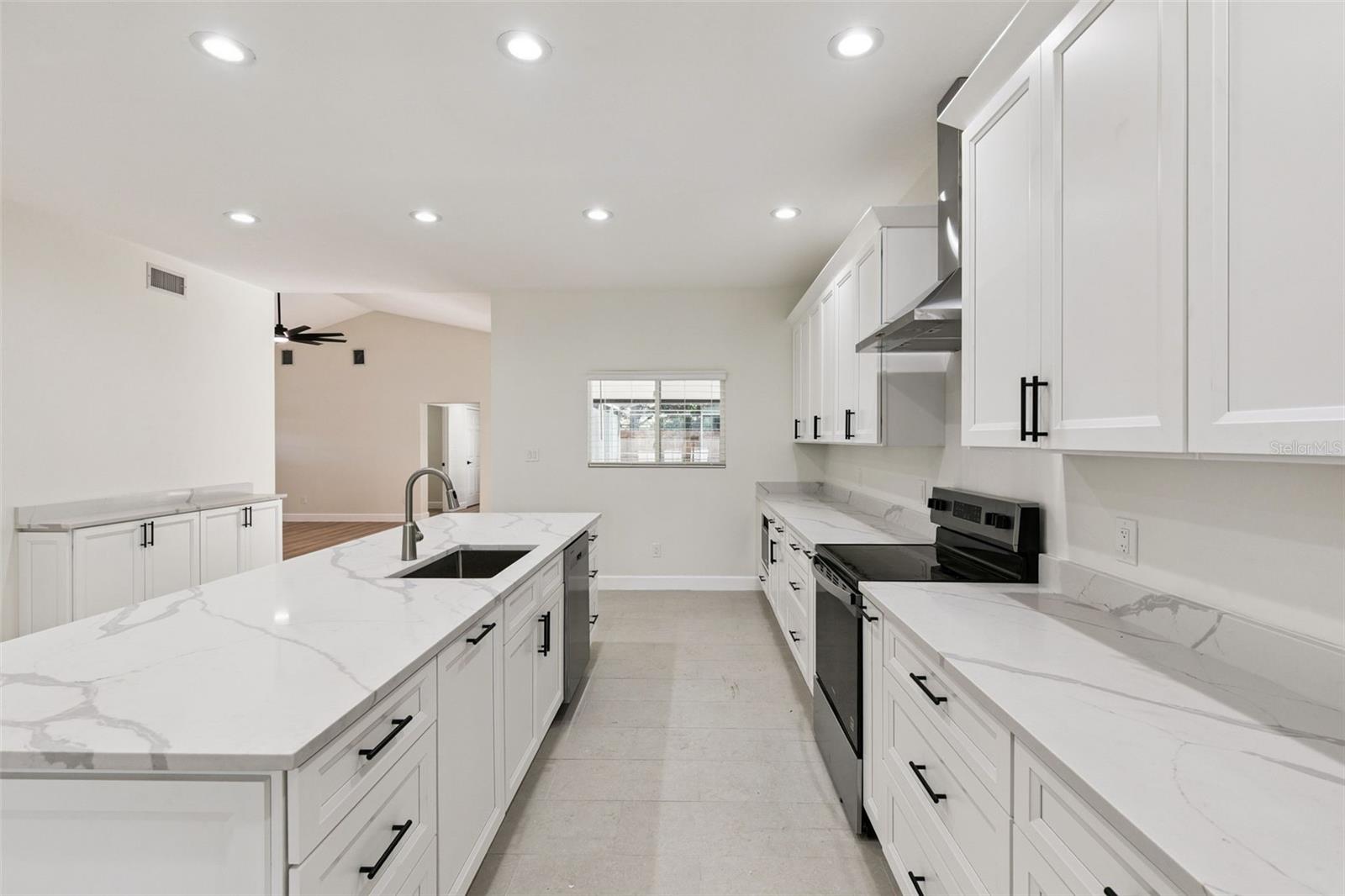 LAKE TUSKAWILLA PH 1 - Residential