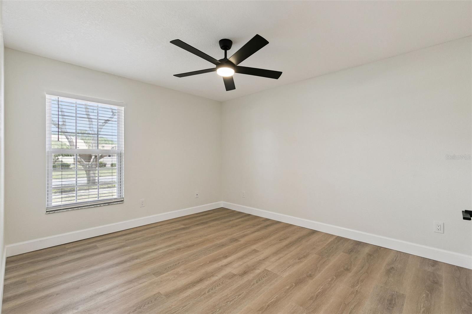 LAKE TUSKAWILLA PH 1 - Residential