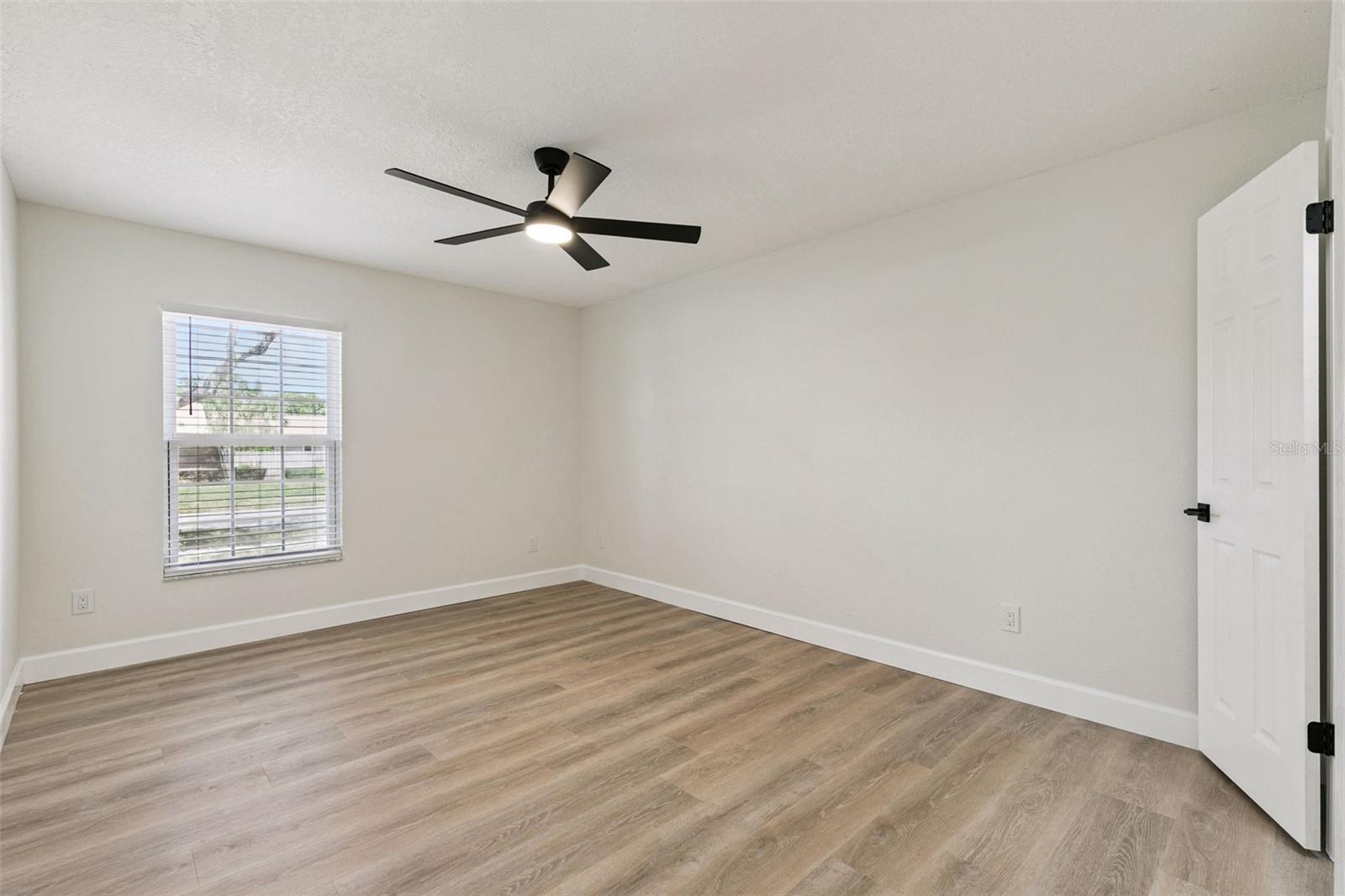 LAKE TUSKAWILLA PH 1 - Residential