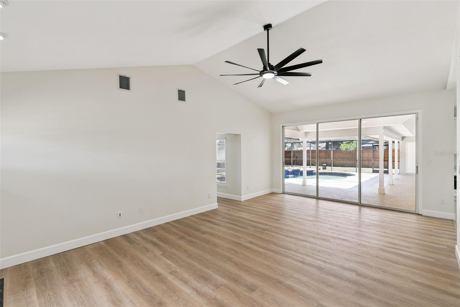 LAKE TUSKAWILLA PH 1 - Residential