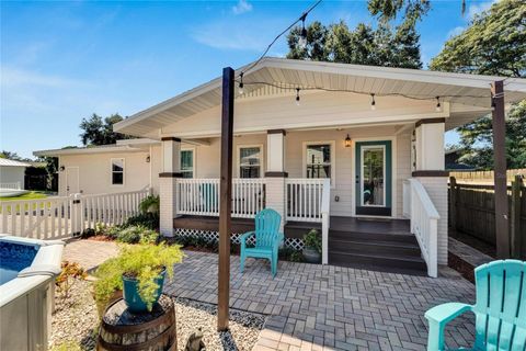 A home in PLANT CITY